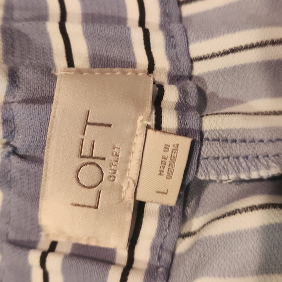 Loft Outlet dressy white with stripes Capri pants, size large - Picture 3 of 8